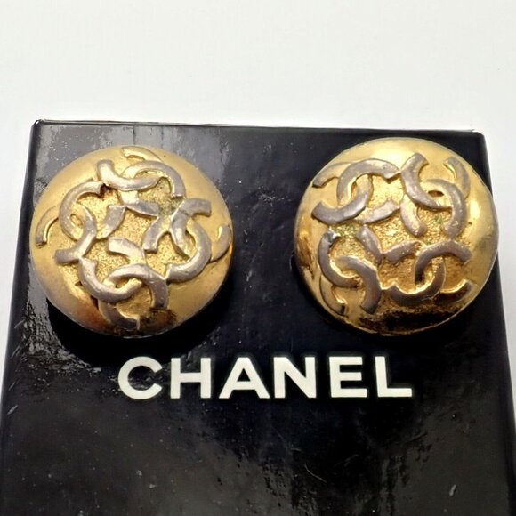 Rare! Vintage Chanel Paris France CC Logos Button Earrings Early 1980's - Picture 3 of 6